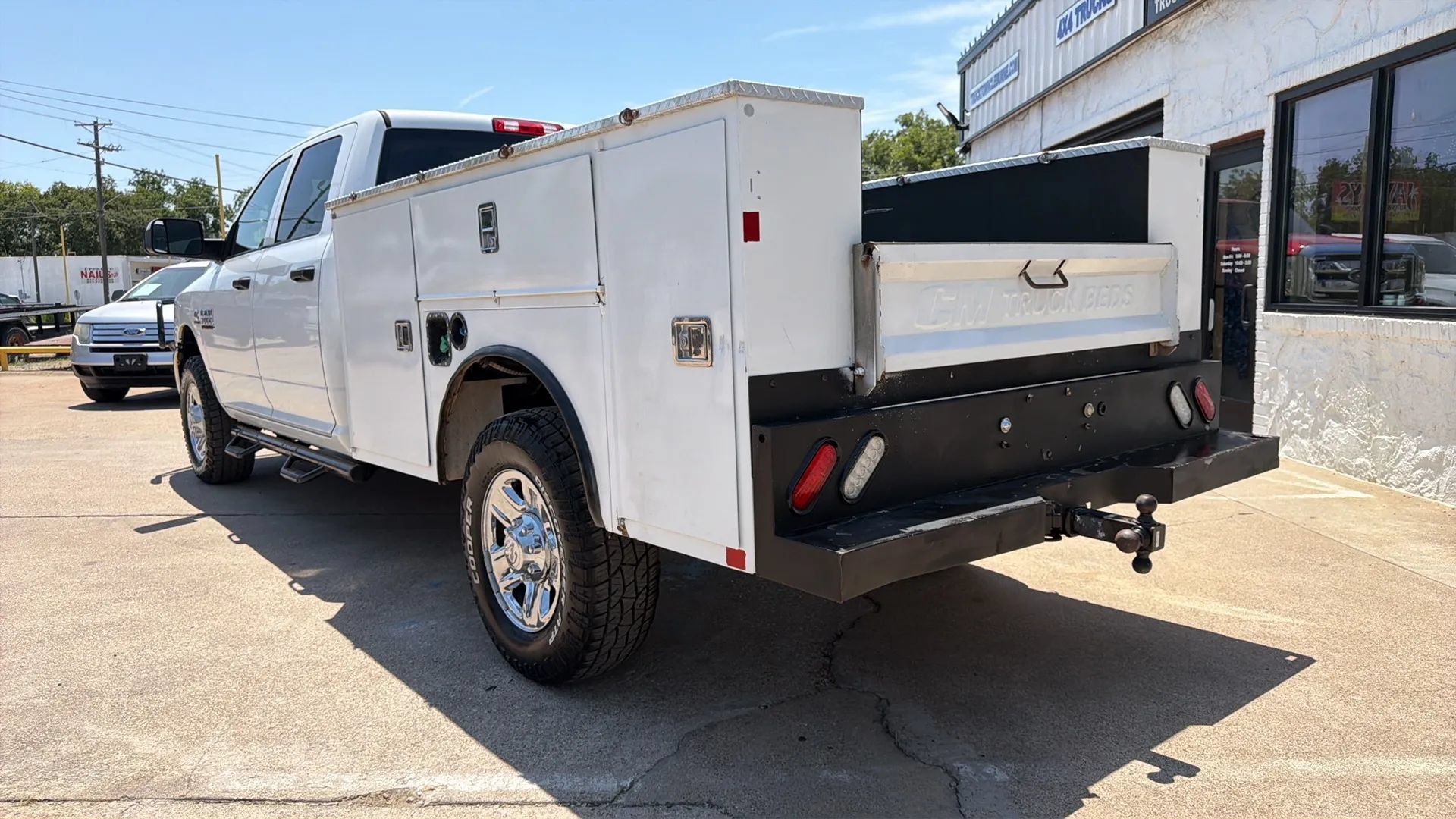 Used 2018 RAM 3500 Tradesman w/ Chrome Appearance Group AWD/4WD image 2
