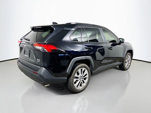 Used 2023 Toyota RAV4 XLE Premium image 4