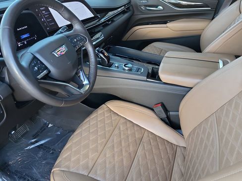 Used 2022 Cadillac Escalade Sport w/ Touring Package AWD/4WD image 12