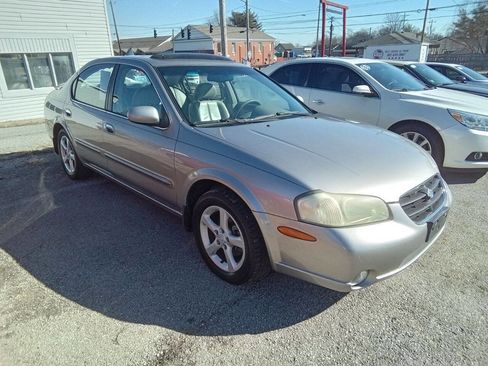 Used 2001 Nissan Maxima GLE w/ (W08) Meridian Edition Pkg image 2