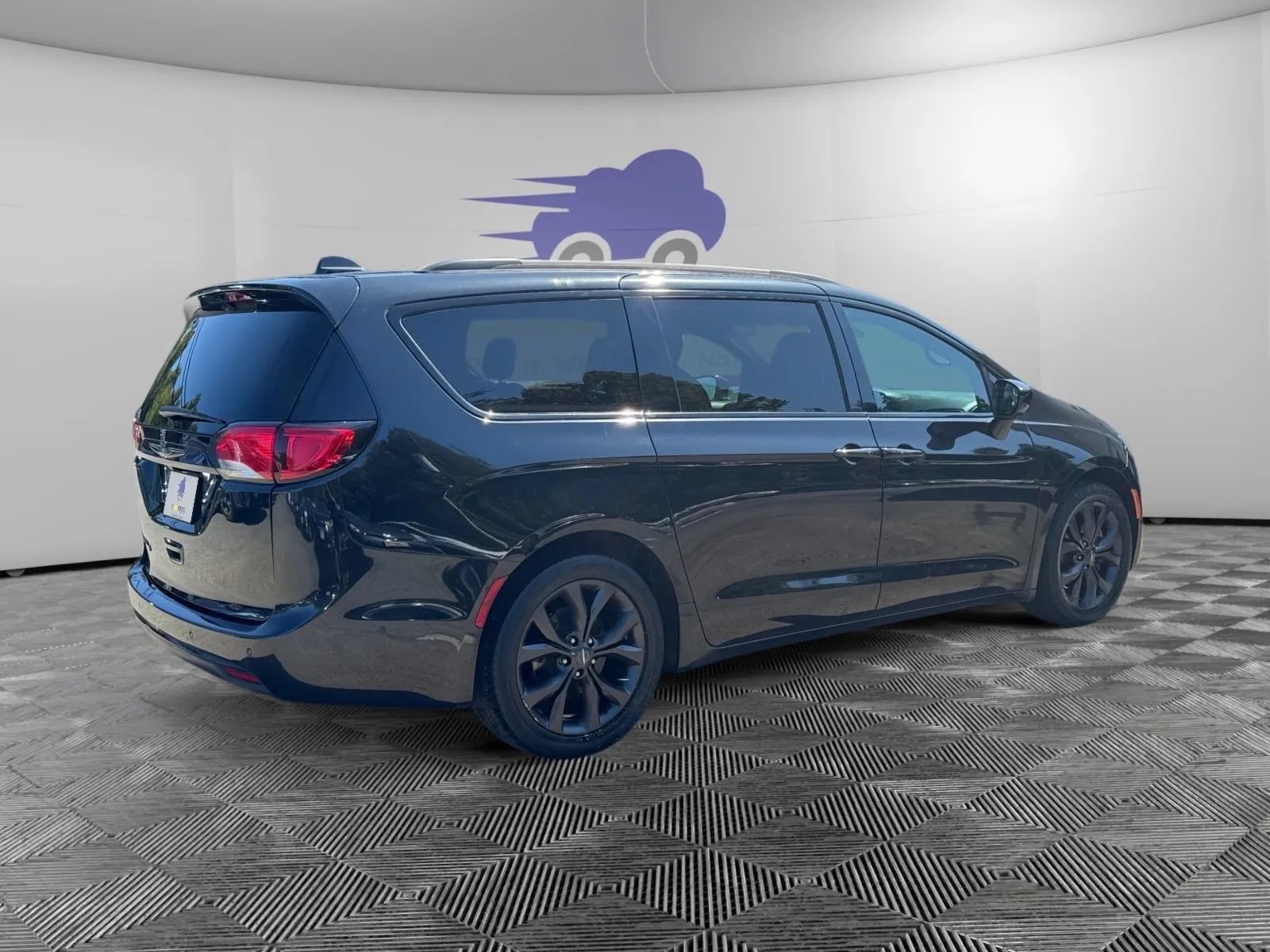 Used 2020 Chrysler Pacifica Touring-L w/ Advanced Safetytec Group FWD image 5