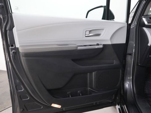 Used 2025 Toyota Sienna XLE w/ XLE Plus Package AWD/4WD image 21