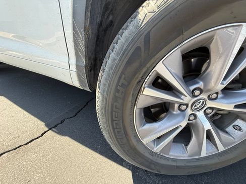 Used 2016 Toyota Highlander Plus FWD image 31