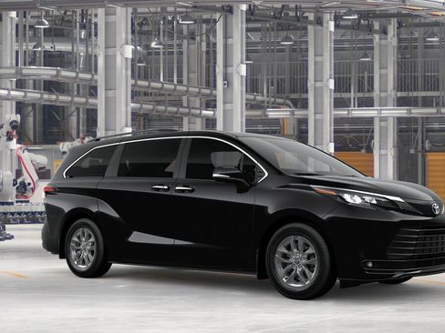New 2026 Toyota Sienna XLE FWD image 17