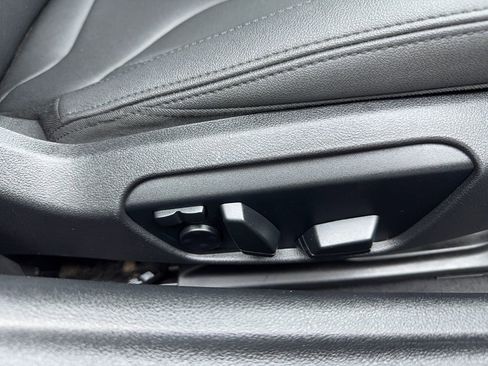 Used 2022 BMW Z4 sDrive30i w/ Driving Assistance Package image 25