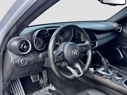 Used 2022 Alfa Romeo Giulia Ti w/ Active Assist Plus Package RWD image 9