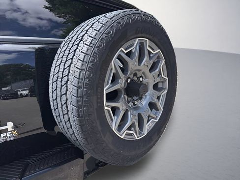 Used 2024 GMC Hummer EV 3X AWD/4WD image 38