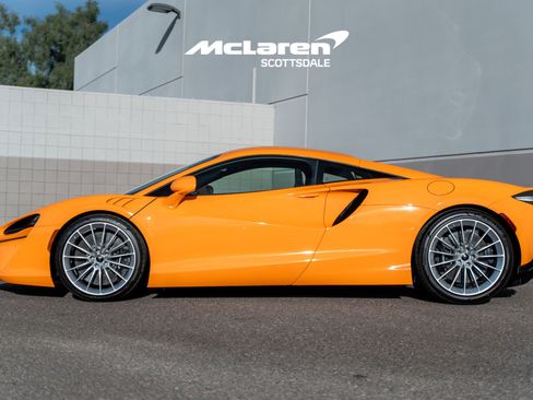 New 2026 McLaren Artura image 4