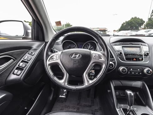Used 2011 Hyundai Tucson GLS FWD image 24