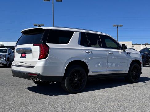 Used 2021 GMC Yukon Denali w/ Denali Premium Package image 9