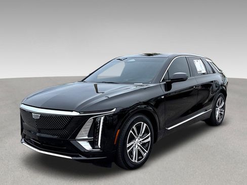 Used 2025 Cadillac Lyriq Luxury RWD image 3