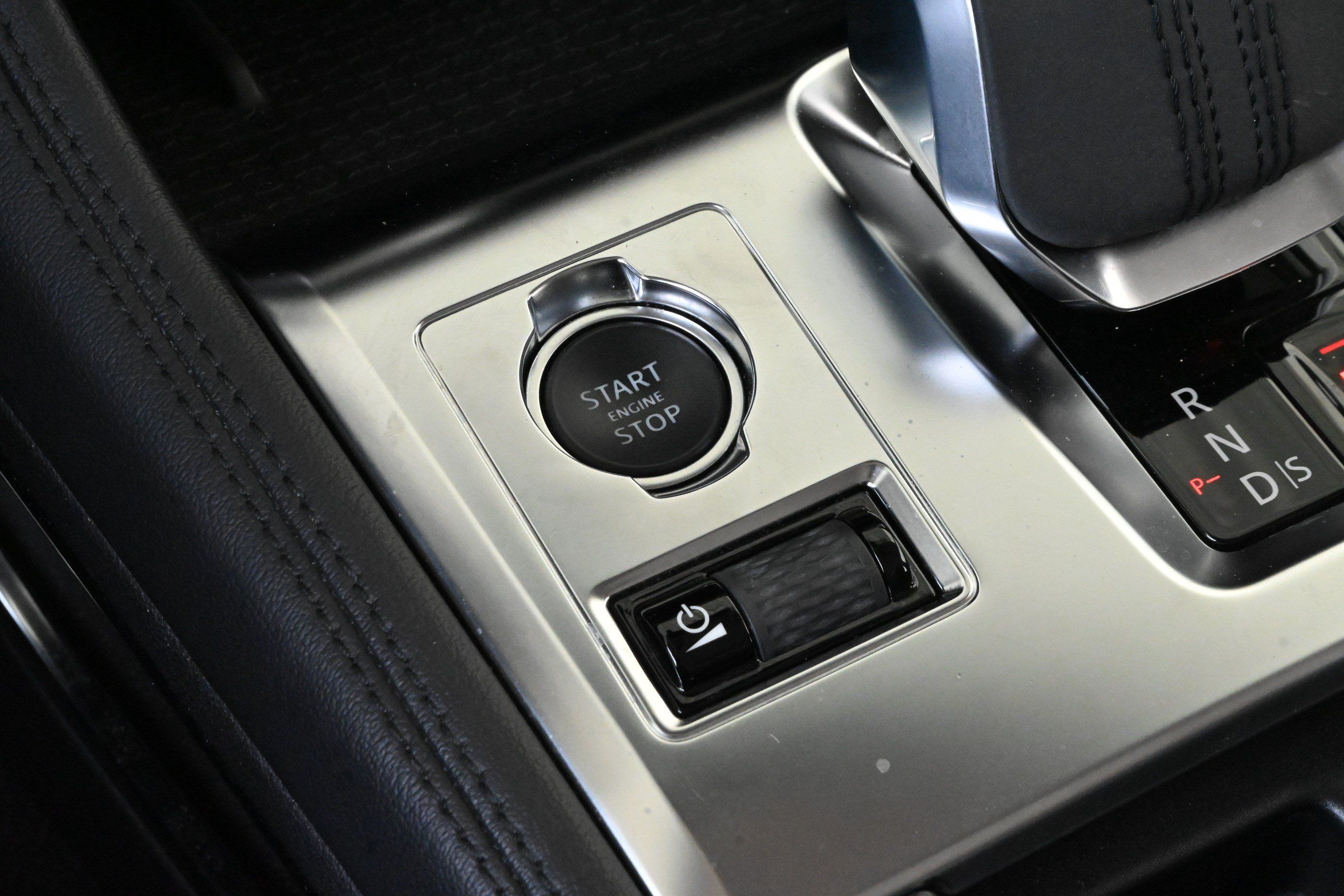 Used 2022 Jaguar F-PACE AWD/4WD image 22