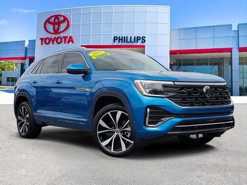 Used 2025 Volkswagen Atlas Cross Sport SEL Premium R-Line image 1