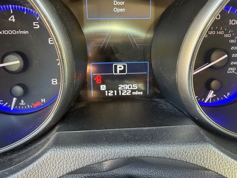 Used 2017 Subaru Outback 3.6R Limited AWD/4WD image 17