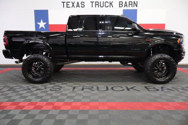 Used 2019 RAM 2500 Laramie w/ Black Appearance Package AWD/4WD image 19