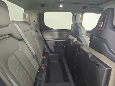 Used 2022 Rivian R1T Adventure image 24