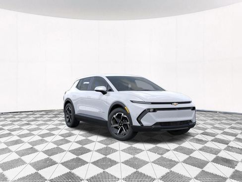 New 2026 Chevrolet Equinox EV LT image 8