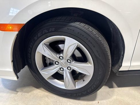 Used 2019 Honda Odyssey EX-L image 2