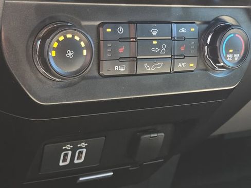 Used 2017 Ford F150 XLT w/ Equipment Group 302A Luxury AWD/4WD image 14