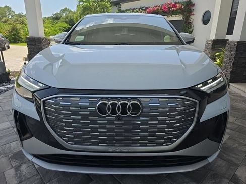 Used 2023 Audi Q4 e-tron Prestige AWD/4WD image 1