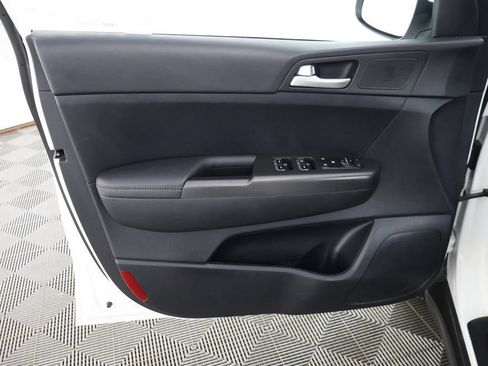 Used 2022 Kia Sportage LX FWD image 19