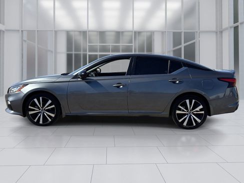 Certified 2022 Nissan Altima 2.5 SR AWD/4WD image 3
