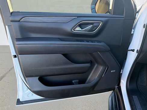 Used 2024 GMC Yukon SLT image 23