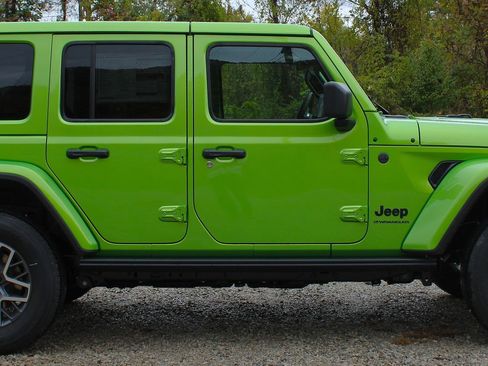 New 2026 Jeep Wrangler Unlimited Sahara w/ Technology Group image 4