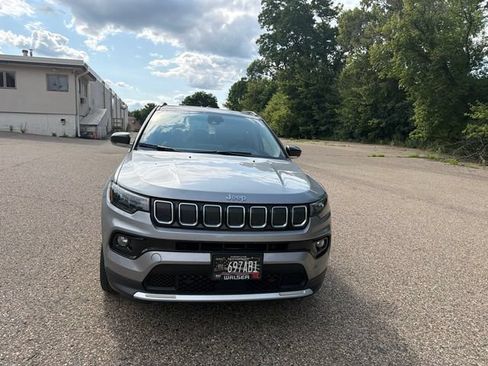 Used 2022 Jeep Compass Limited w/ Sun and Sound Group AWD/4WD image 8