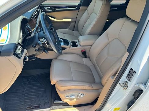 Used 2024 Porsche Macan AWD/4WD image 10
