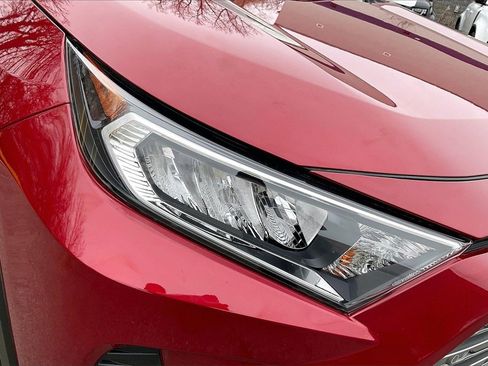 Used 2019 Toyota RAV4 Limited w/ Advanced Technology Package image 31