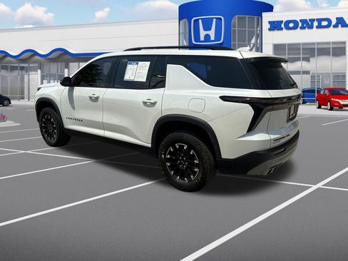 Used 2025 Chevrolet Traverse Z71 w/ LPO, Floor Liner Package AWD/4WD image 6