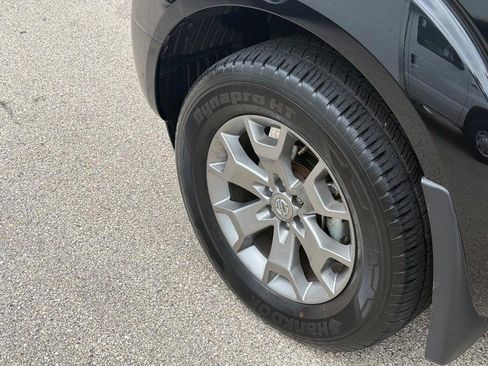 Used 2020 Nissan Frontier SV image 15