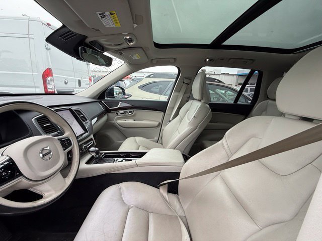 Used 2019 Volvo XC90 T5 Momentum w/ Protection Package Premier AWD/4WD image 13