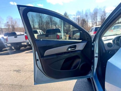 Used 2011 Chevrolet Cruze LS w/ Connectivity Package image 9