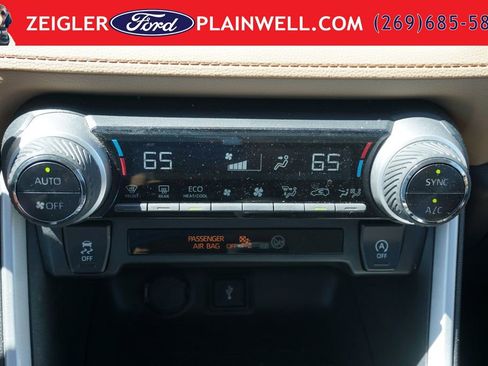 Used 2021 Toyota RAV4 XLE AWD/4WD image 19