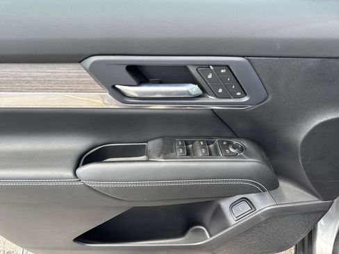 New 2026 GMC Terrain Denali w/ LPO, Black Badging Package image 13