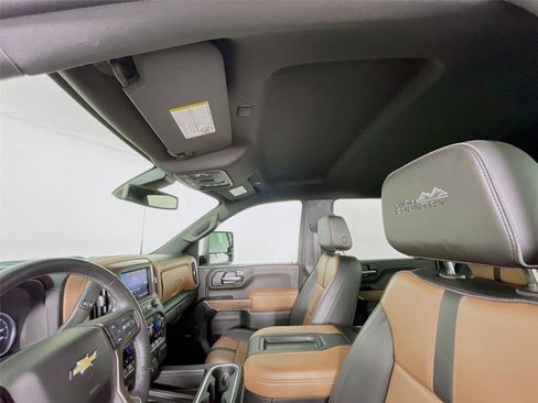Used 2020 Chevrolet Silverado 2500 High Country w/ Safety Package II image 11