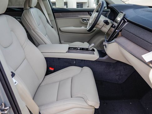New 2026 Volvo XC90 T8 Ultra w/ Protection Package Premier AWD/4WD image 17