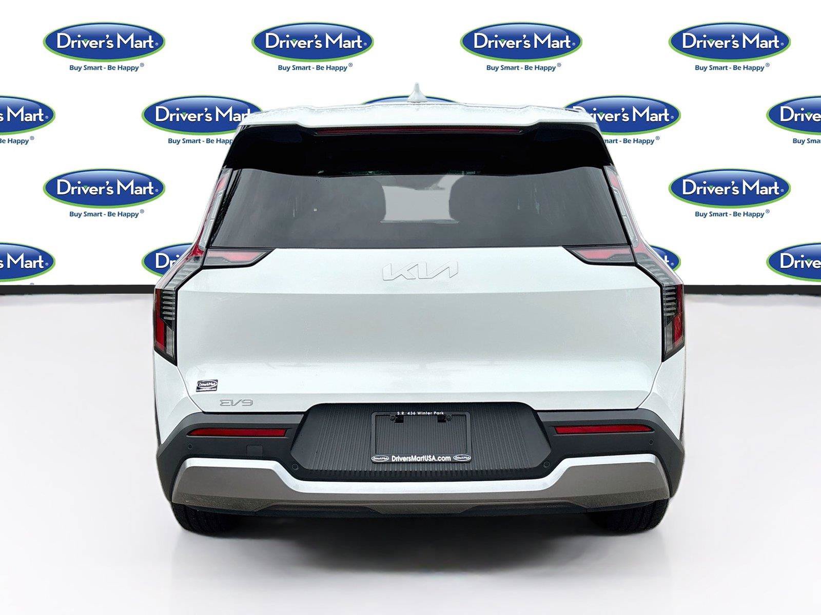 Used 2024 Kia EV9 Light Long Range RWD image 6
