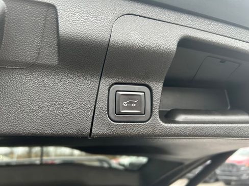 Used 2019 GMC Acadia SLT image 19