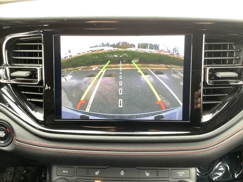 Used 2025 Dodge Durango GT AWD/4WD image 31