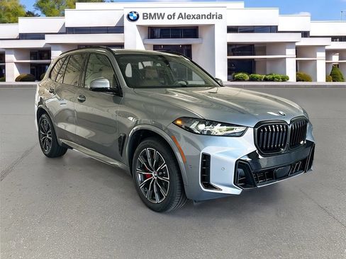 New 2026 BMW X5 xDrive40i w/ M Sport Package AWD/4WD image 3