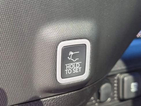 New 2025 Jeep Grand Cherokee Laredo X image 15