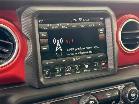 Used 2019 Jeep Wrangler Unlimited Rubicon AWD/4WD image 17