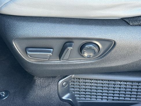 Used 2024 Toyota Sienna XLE image 27
