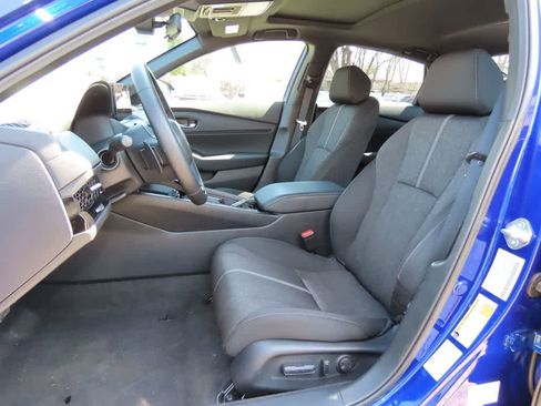 Used 2025 Honda Accord Sport image 10