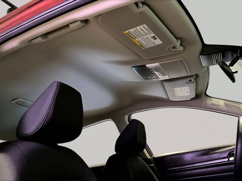 Used 2025 Nissan Altima 2.5 SV image 25