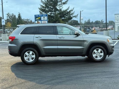 Used 2012 Jeep Grand Cherokee Laredo AWD/4WD image 4