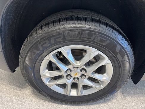 Used 2021 Chevrolet Traverse LT image 7